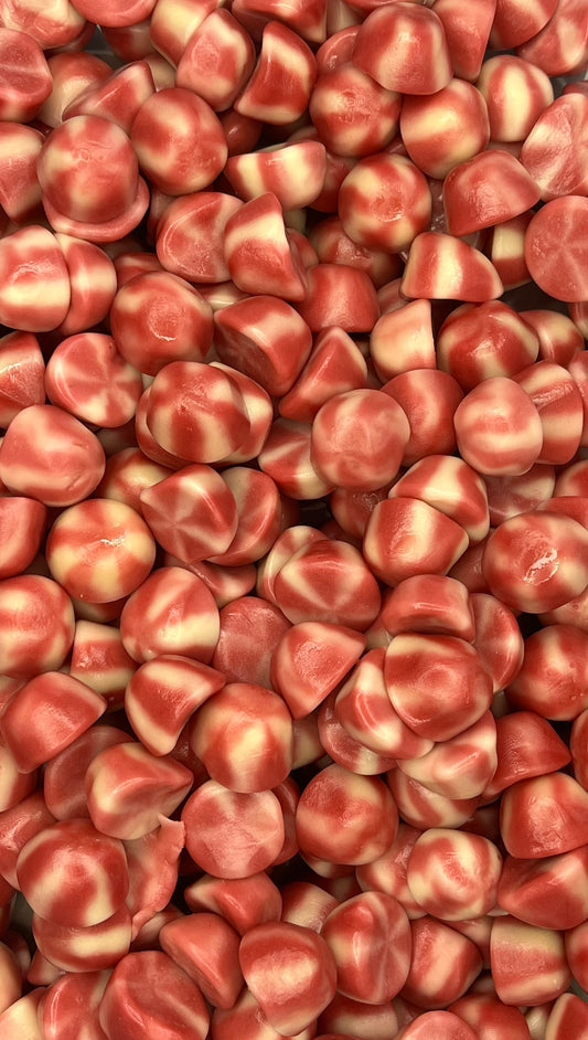 Strawberry Twist Kisses (UK)